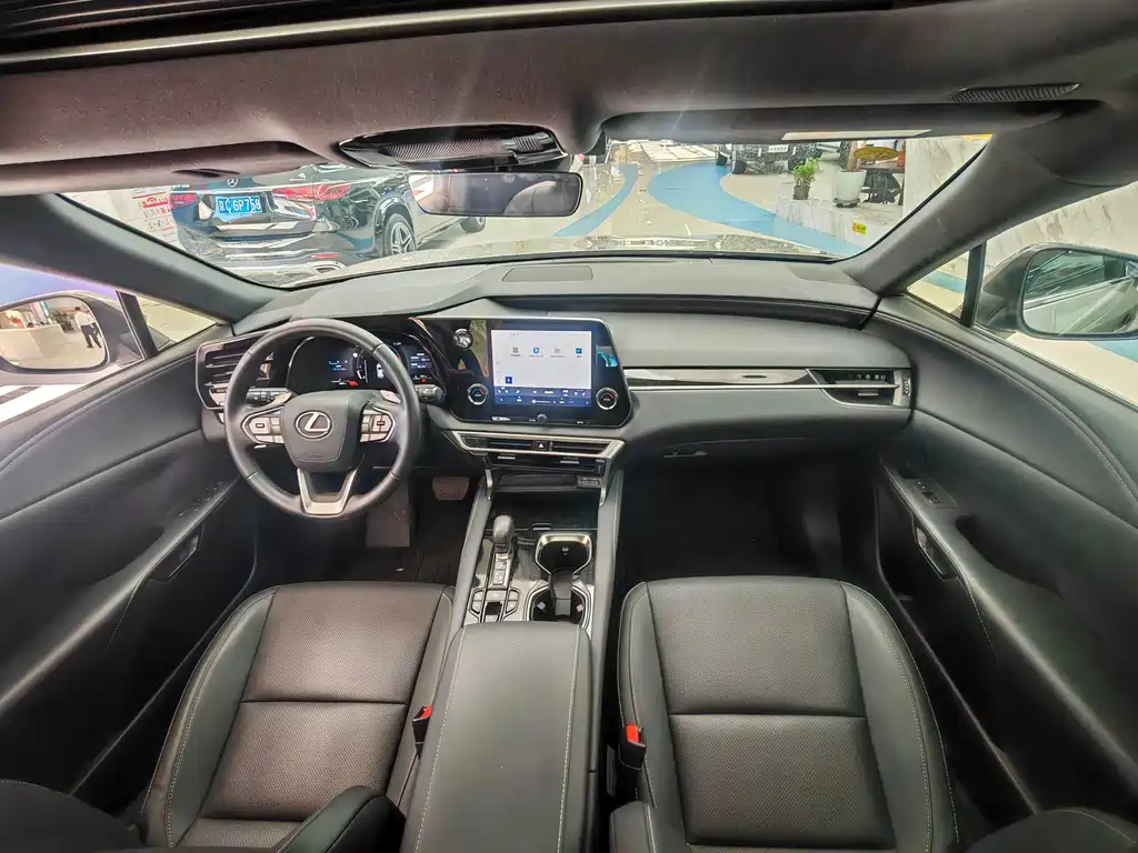 Lexus RX — миниатюра 7