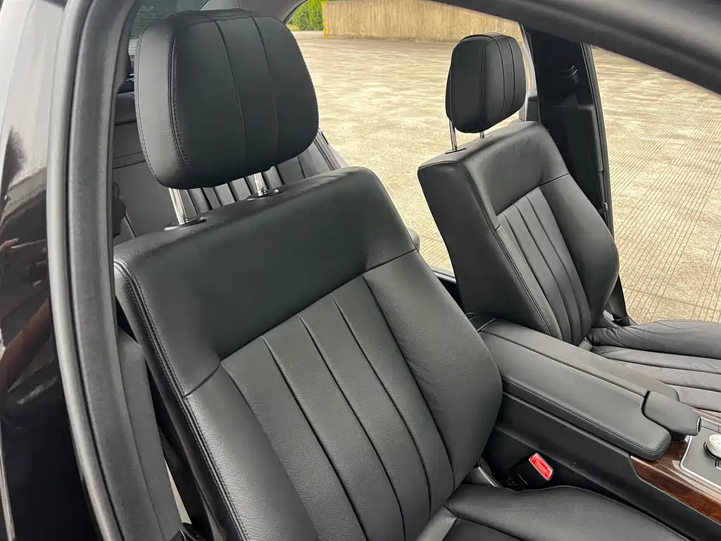 Mercedes-Benz E-Class — миниатюра 22