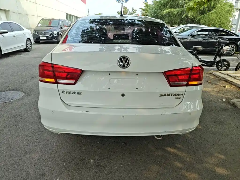 Volkswagen Santana — миниатюра 6