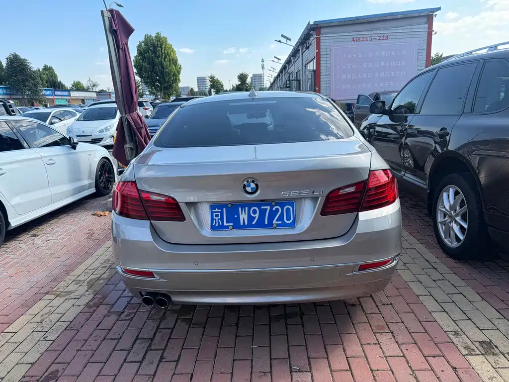 BMW 5 Series — миниатюра 4