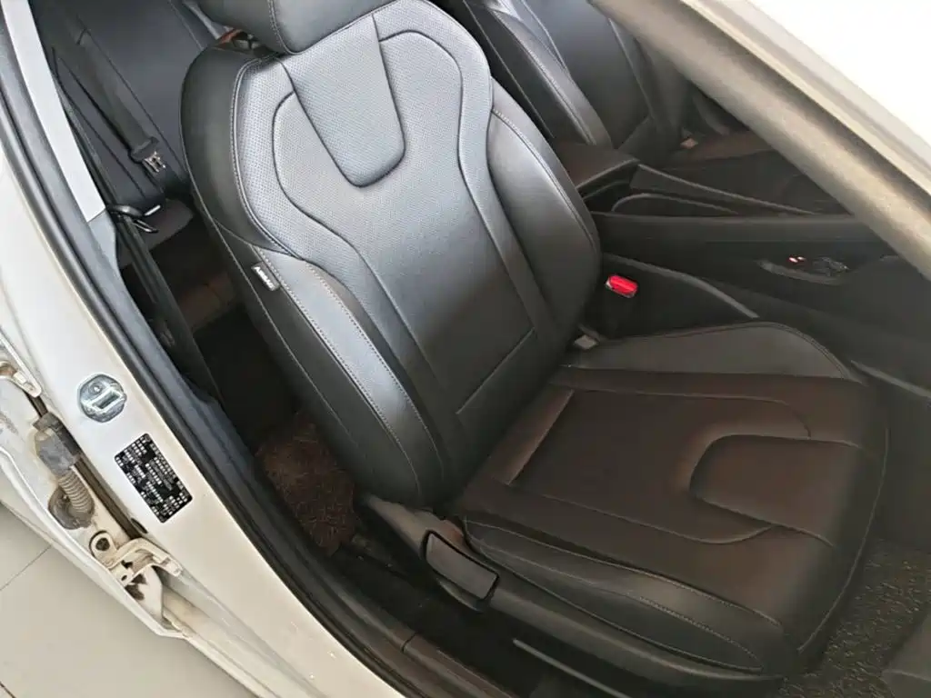 Hyundai Elantra — миниатюра 25