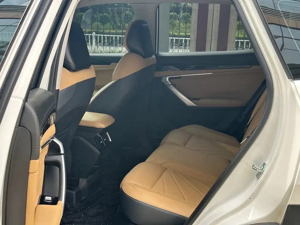 Geely Boyue L — миниатюра 6
