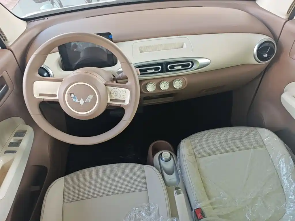 Wuling MINIEV — миниатюра 10