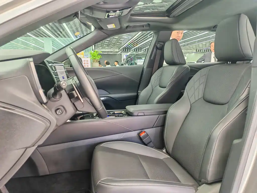 Lexus RX — миниатюра 6