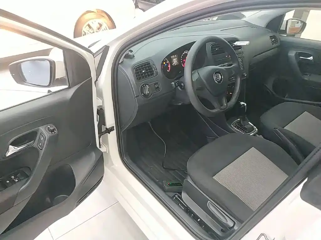 Volkswagen Polo — миниатюра 16