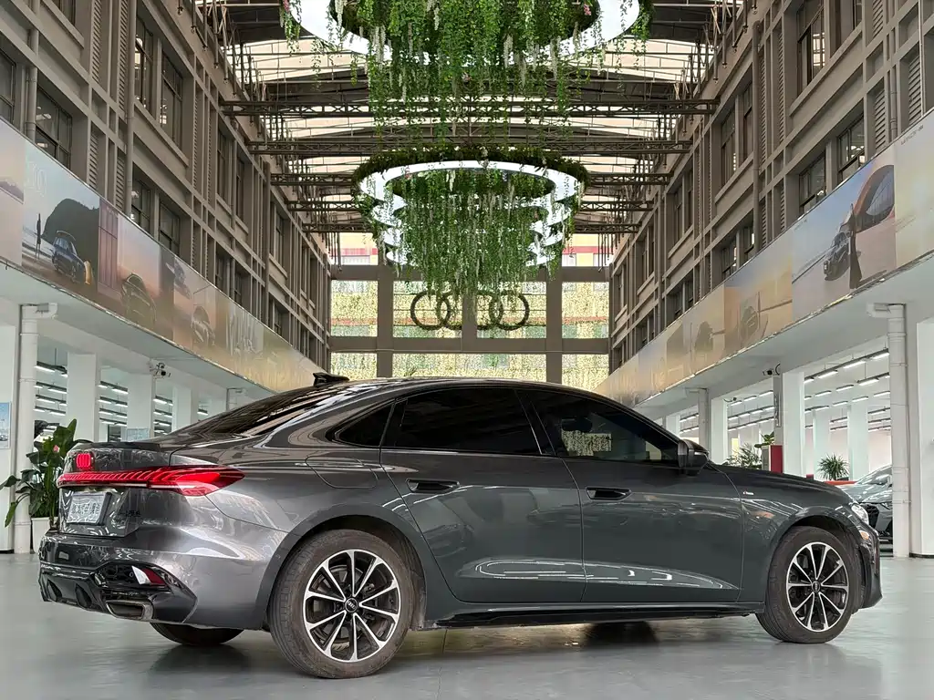 Audi A5L — миниатюра 3