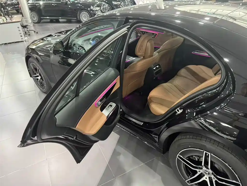 Mercedes-Benz E-Class (Import) — миниатюра 15
