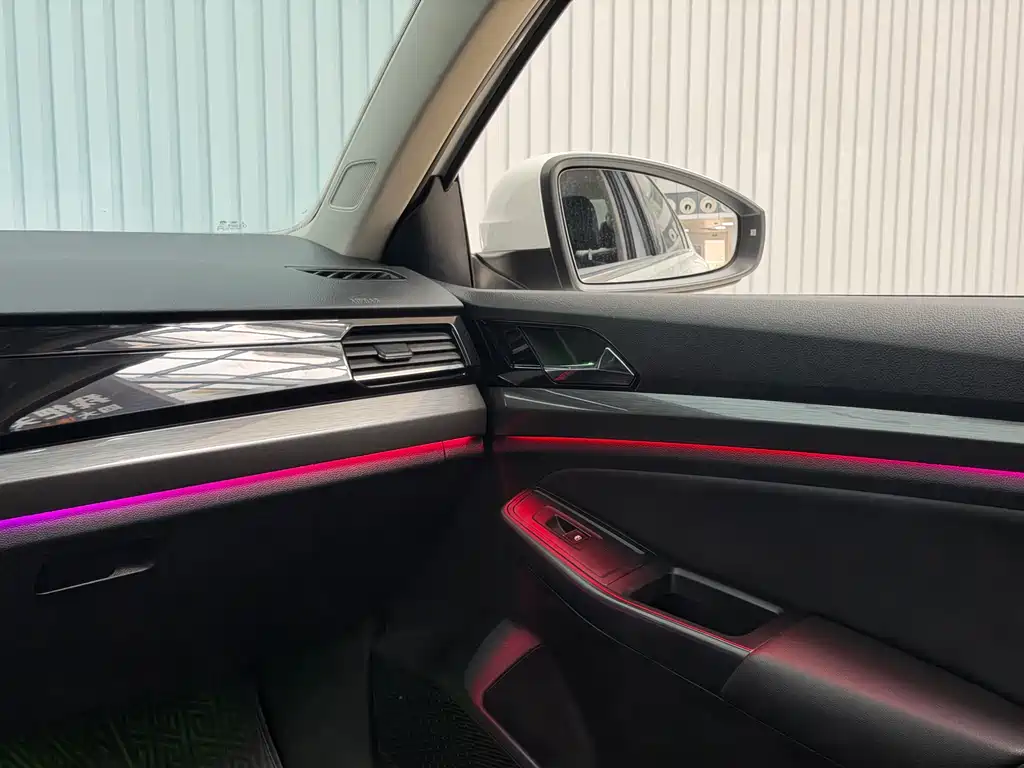 Volkswagen Bora 2019 280TSI DSG Luxury V