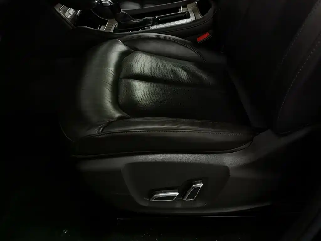 Roewe RX8 — миниатюра 20