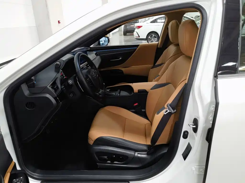 Lexus ES — миниатюра 10