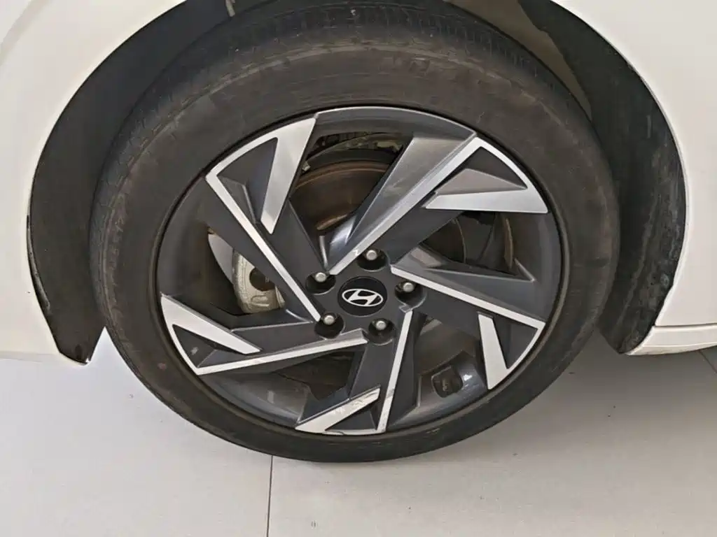 Hyundai Elantra — миниатюра 23