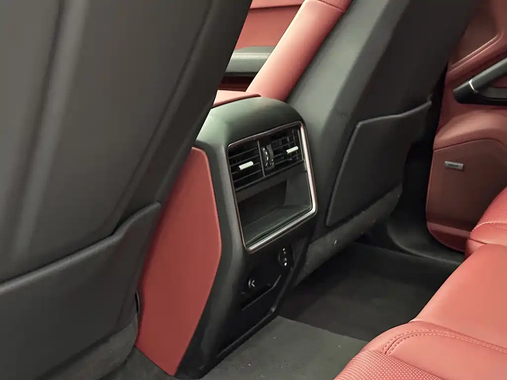 Porsche Cayenne — миниатюра 15