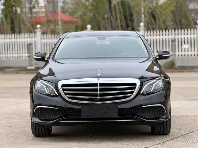 MERCEDES BENZ E CLASS