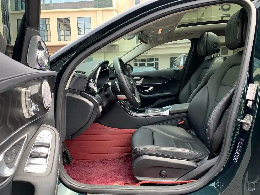Mercedes-Benz C-Class — миниатюра 14