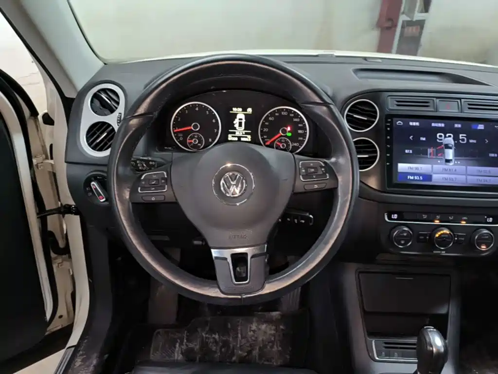 Volkswagen Tiguan — миниатюра 11