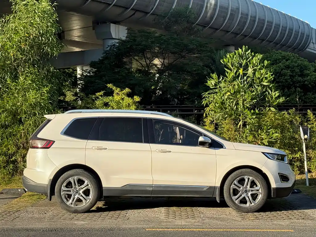 Ford Edge — миниатюра 6