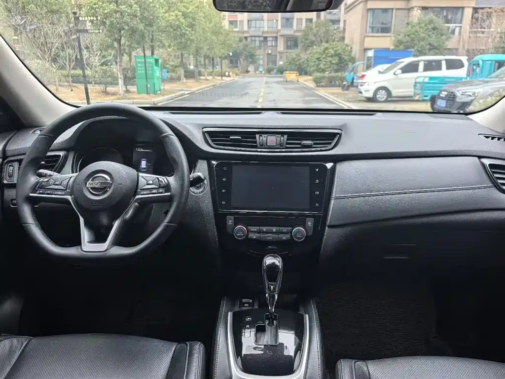 NISSAN QIJUN