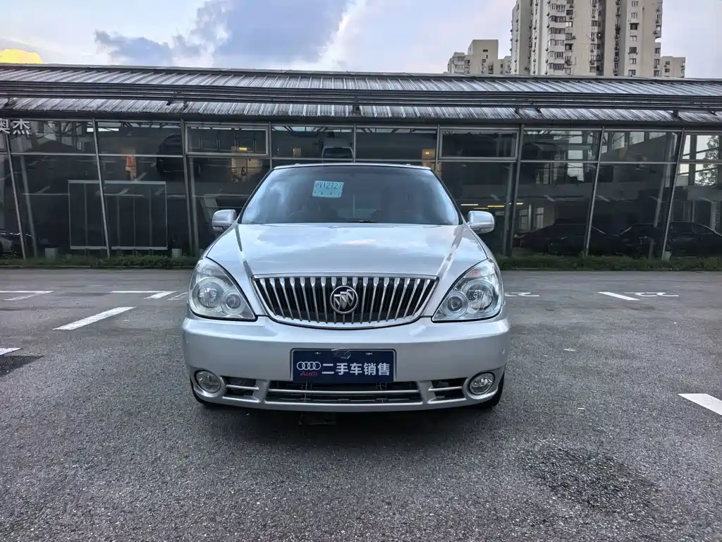 Buick GL8 — миниатюра 2