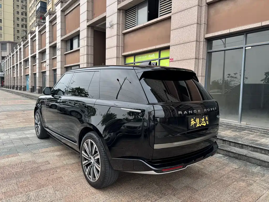 Land Rover Range Rover 2025 3.0 L6 400PS Long Wheelbase