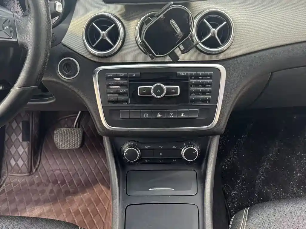 Mercedes-Benz GLA — миниатюра 14