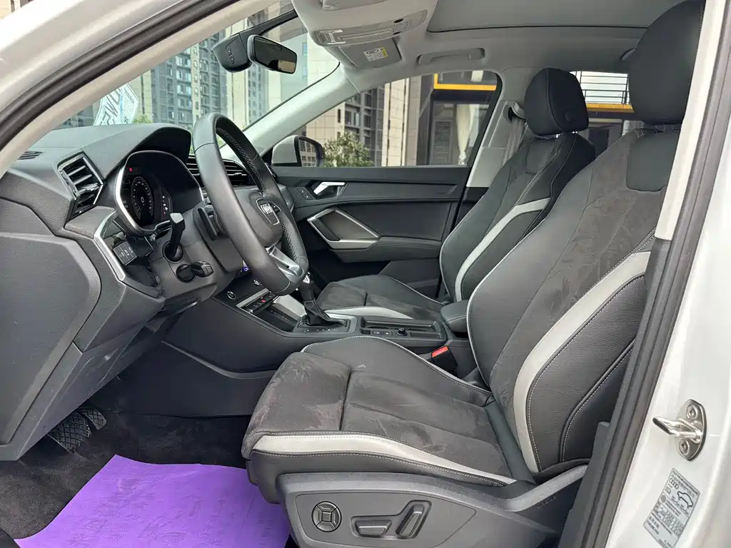 Audi Q3 2023 35 TFSI Fashion (1.4T)