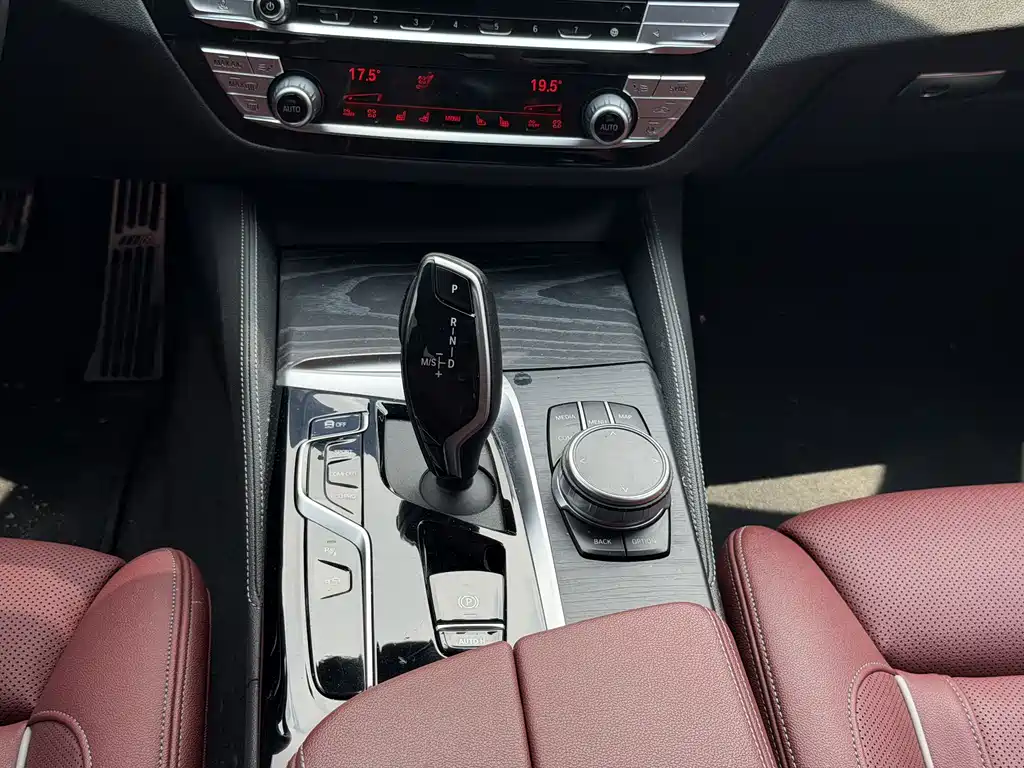 BMW 5 Series — миниатюра 18