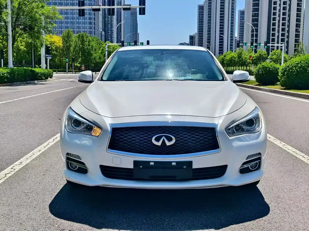 Infiniti Q50L 2016 2.0T Comfort