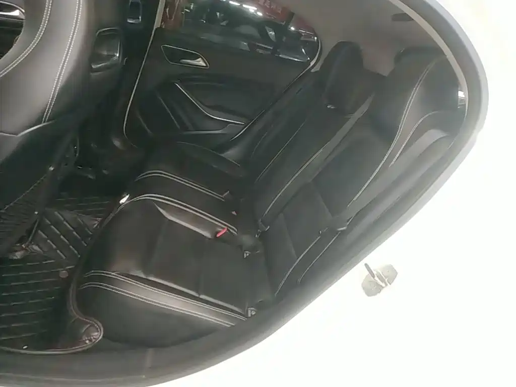 Mercedes-Benz GLA — миниатюра 17