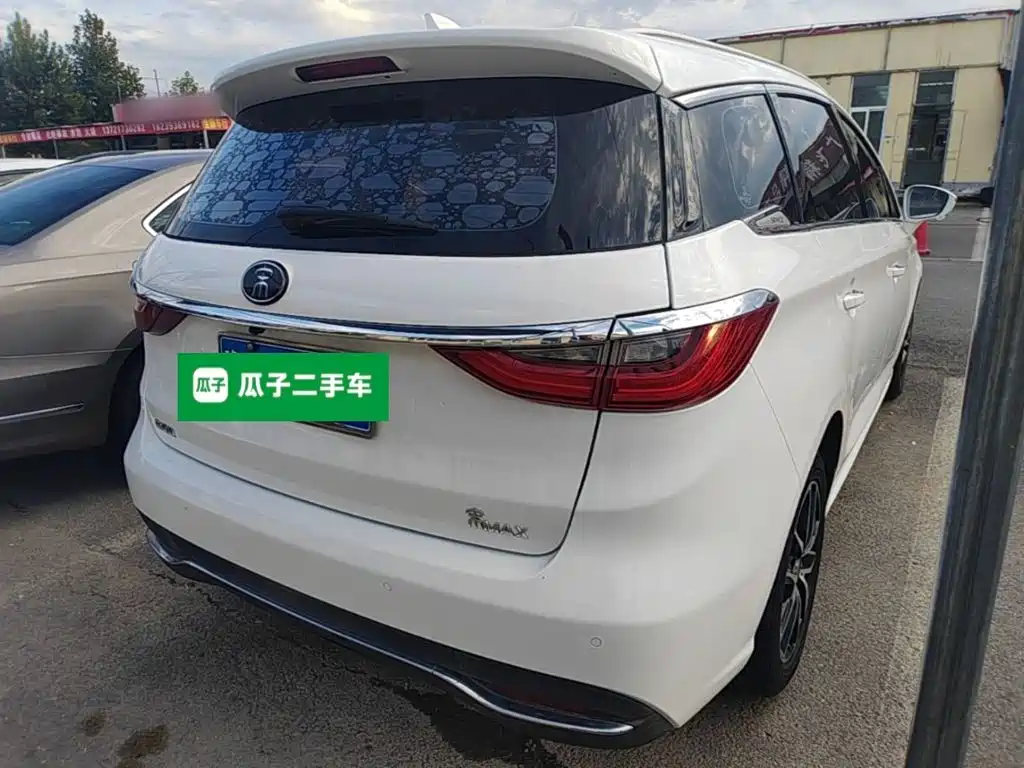 BYD MAX — миниатюра 7