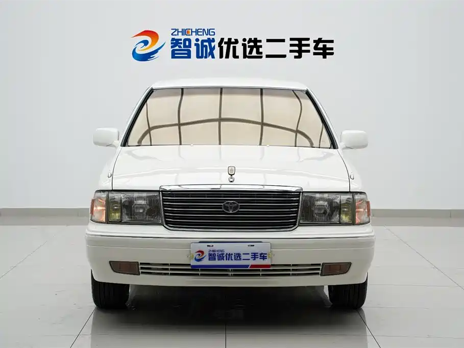 Toyota Crown (Import) — миниатюра 2