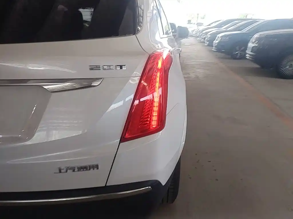 Cadillac XT5 — миниатюра 8