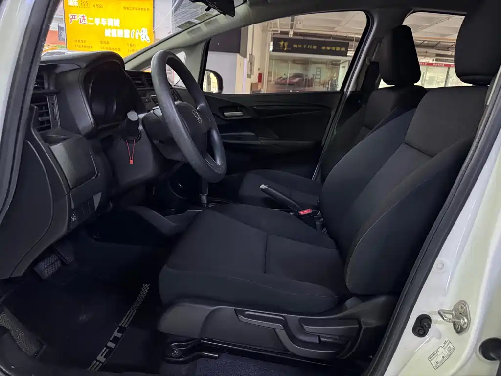 Honda Fit — миниатюра 4