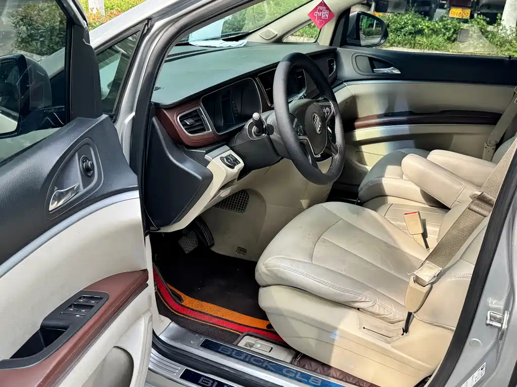 Buick GL8 2017 25S Luxury V