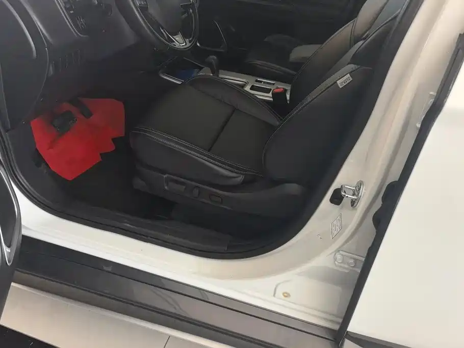 Mitsubishi Outlander — миниатюра 9