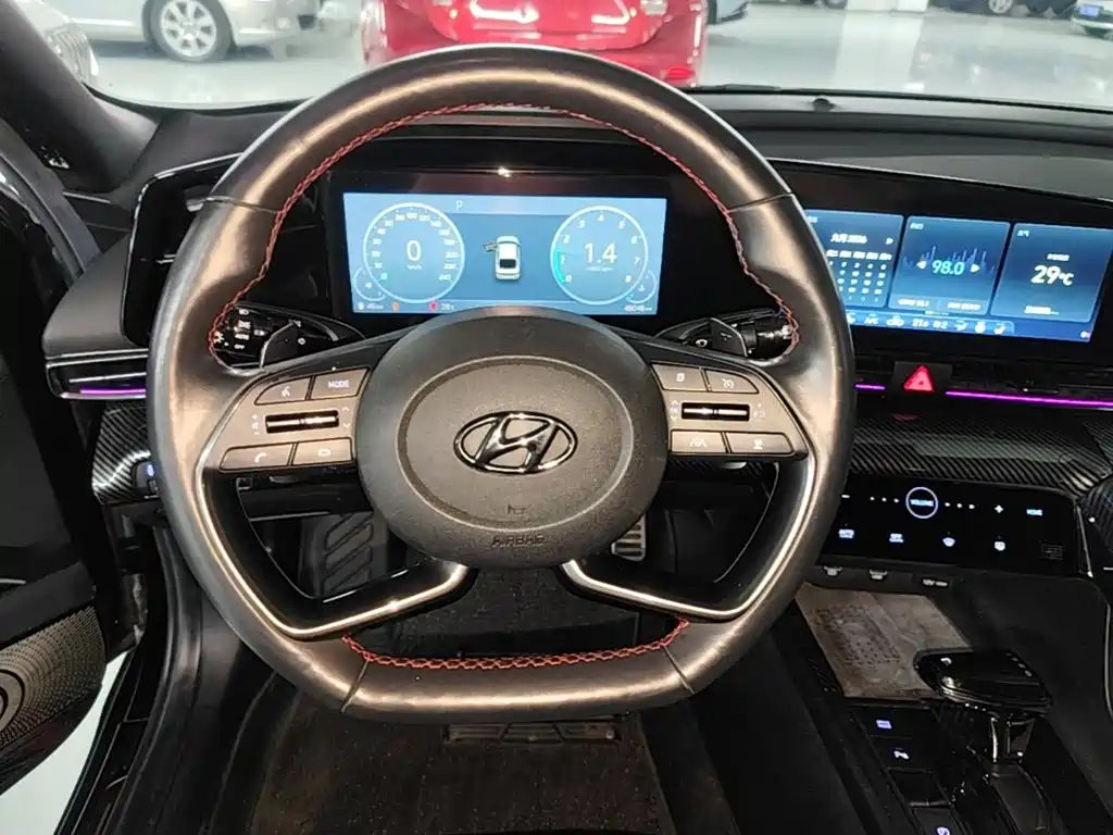 Hyundai Elantra — миниатюра 11