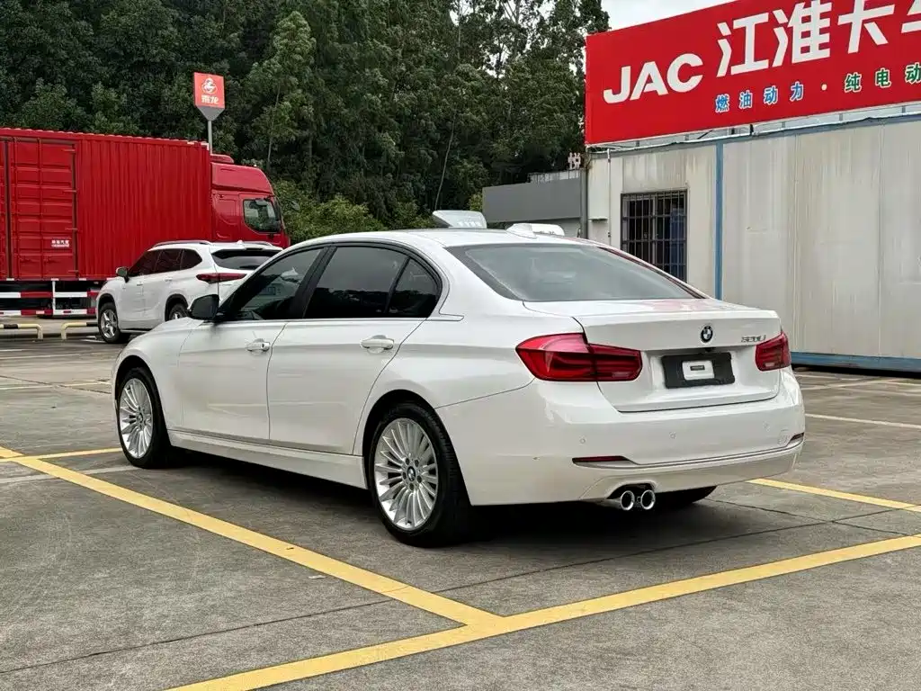 BMW 3 Series — миниатюра 4
