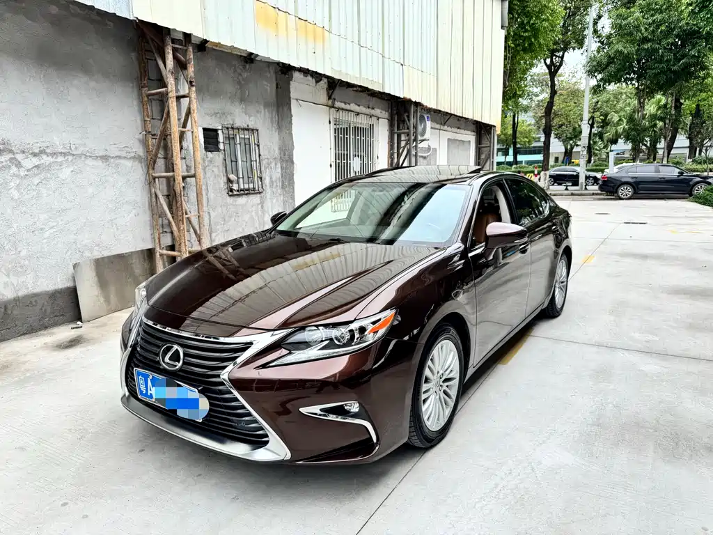 Lexus ES 2017