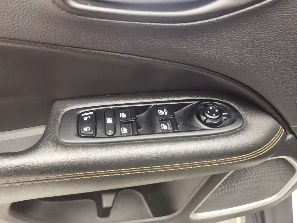Jeep Compass — миниатюра 9