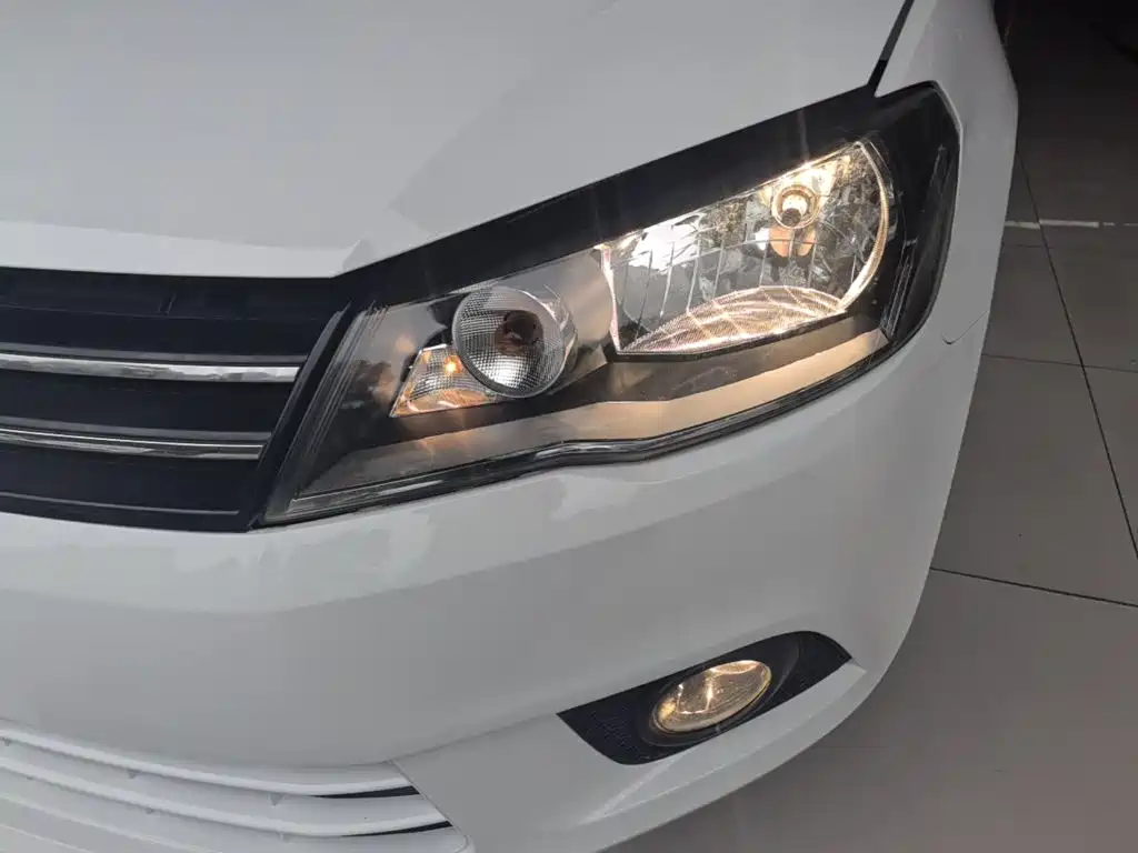 Volkswagen Jetta — миниатюра 24