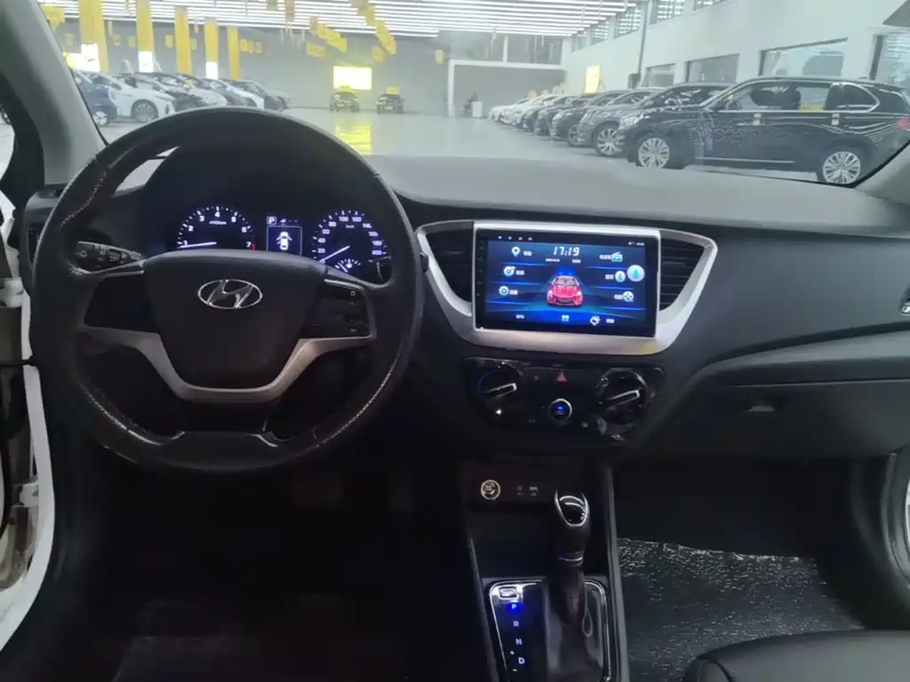 Hyundai Verna — миниатюра 10