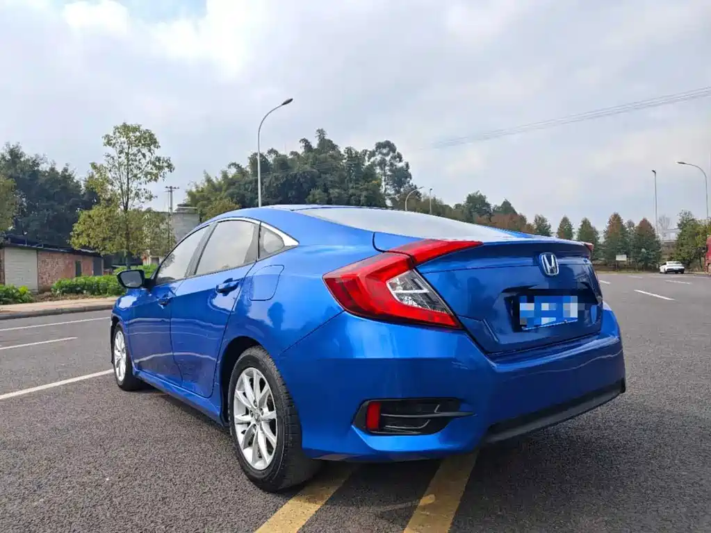 Honda Civic — миниатюра 12