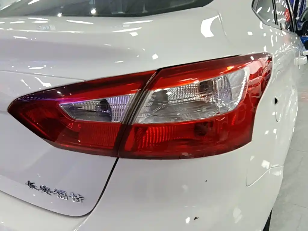 Ford Focus — миниатюра 8