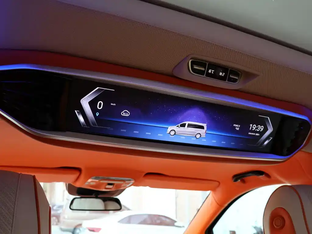 Mercedes-Benz V-Class — миниатюра 11