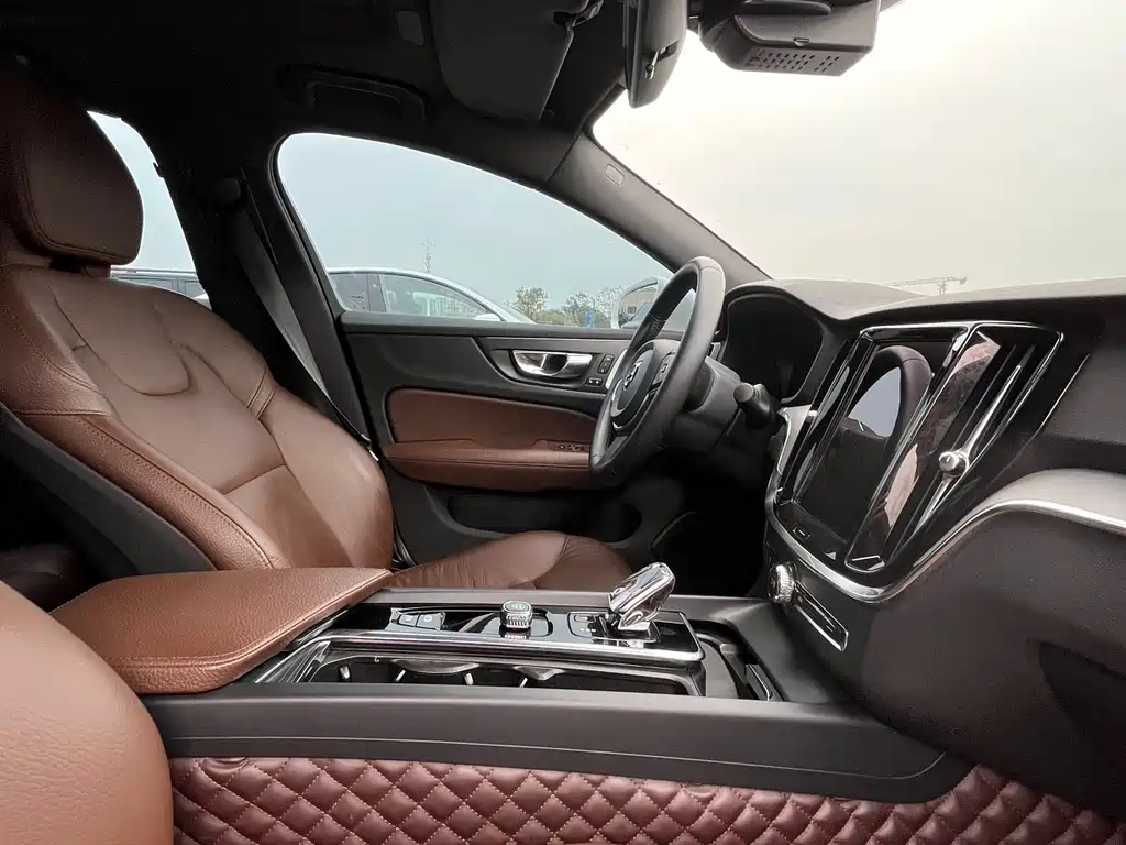 Volvo S60 — миниатюра 4