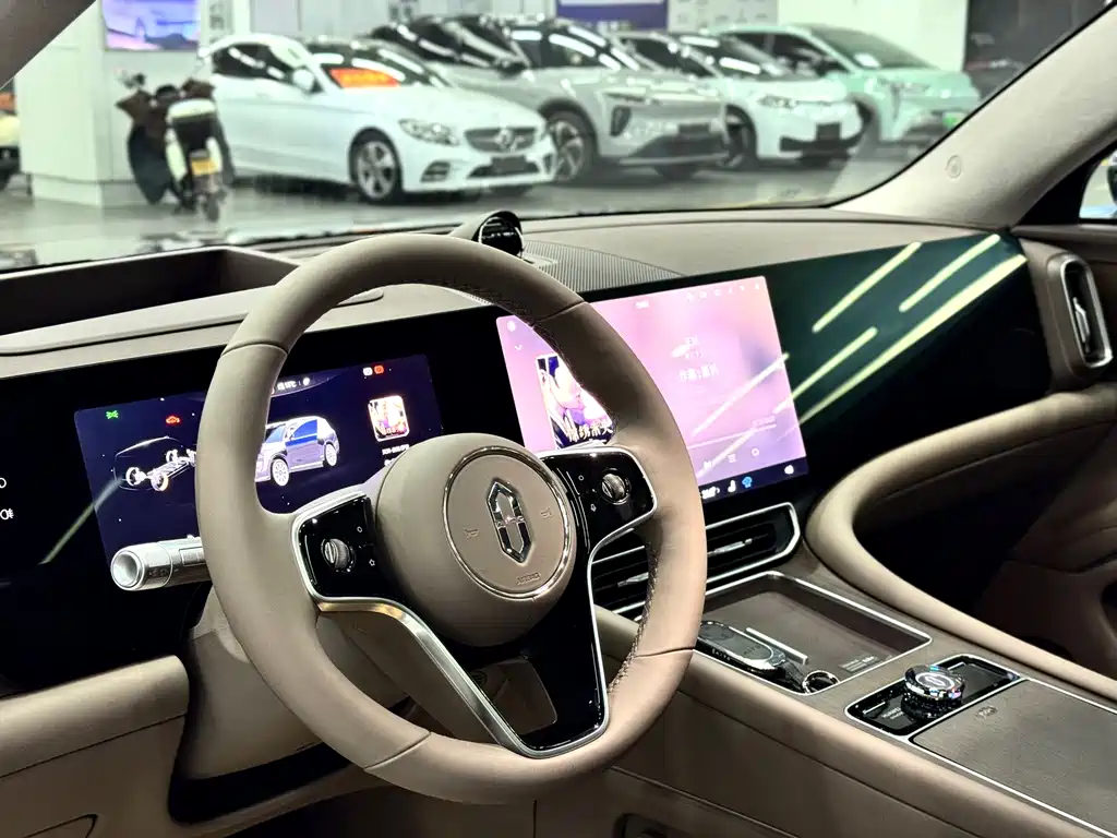 AITO ASK THE WORLD M9