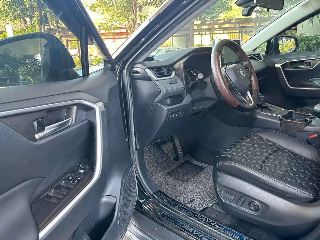 TOYOTA RAV4 RONGFANG