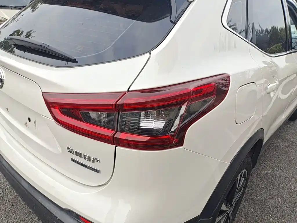 Nissan Qashqai — миниатюра 8