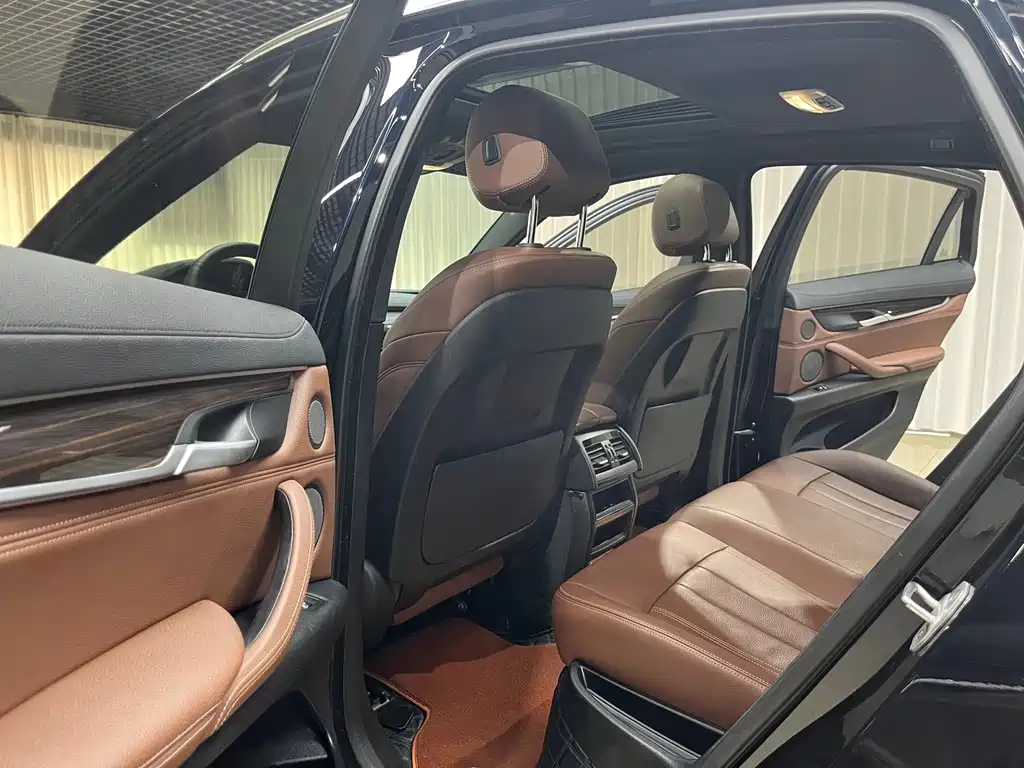 BMW X6 — миниатюра 10