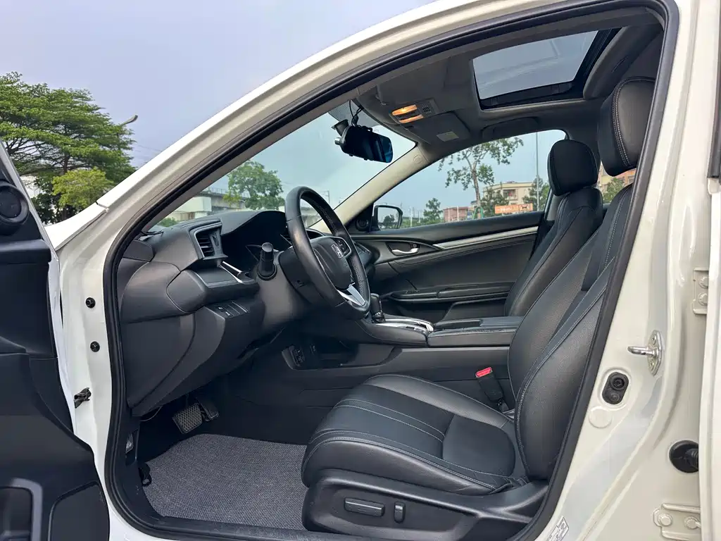 Honda Civic — миниатюра 7