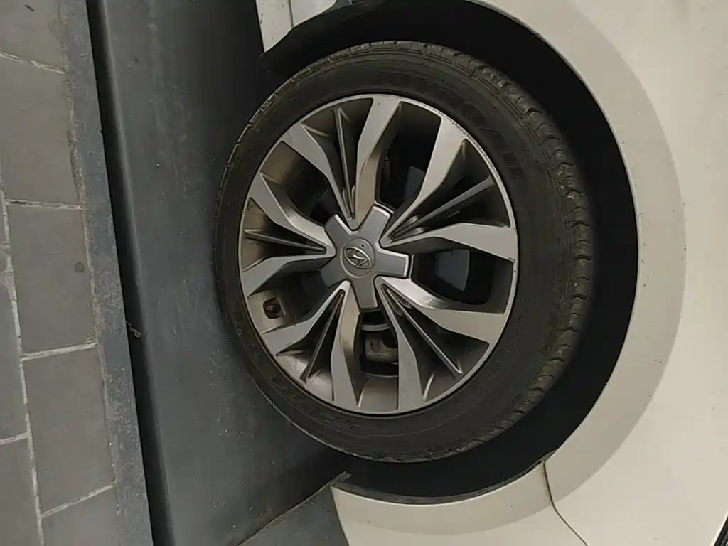 Hyundai Sonata — миниатюра 12